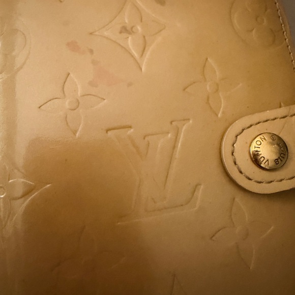 Louis Vuitton Gold Monogram Wallet - Picture 13 of 13